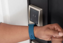 Schlage的新智能锁可以通过你的AppleWatch解锁