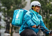 由于预计增长放缓Deliveroo的亏损跃升至近3亿英镑